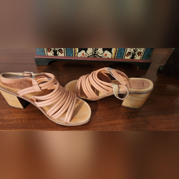 Latigo "Vacation" Strappy Block Heel Sandals 7.5 Blush color - Picture 2 of 11